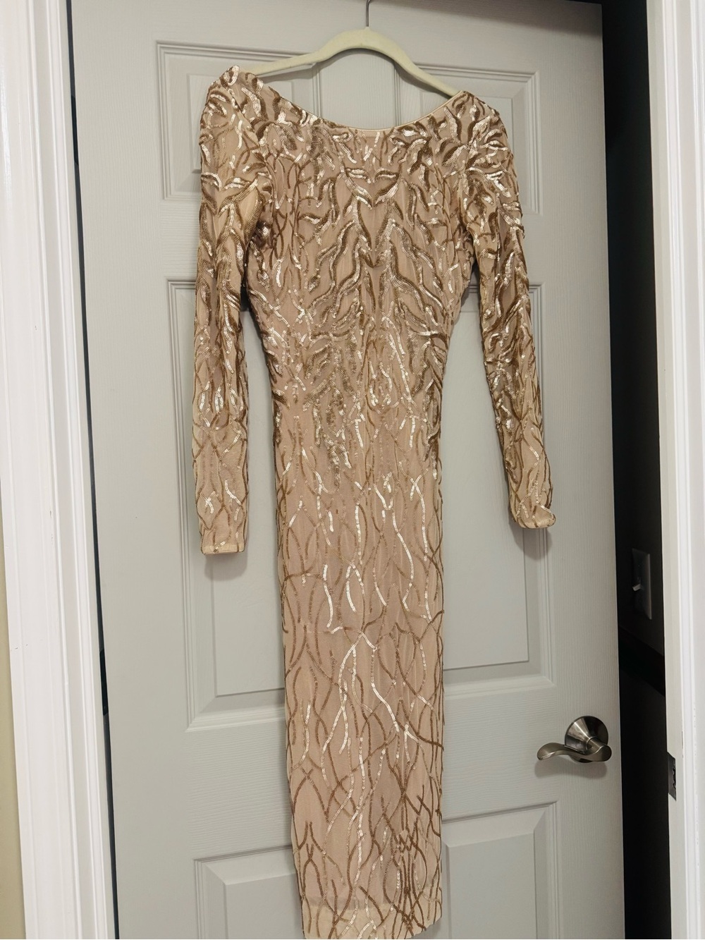Dress the Population Long-Sleeve Sequin Midi Dress in Champagne Gold